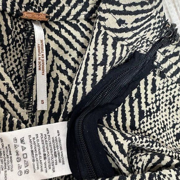 Free People Pants Printed Beige Black Side Zip Flat Front Small - Picture 9 of 13